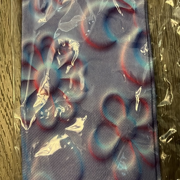 Two Pair crocs socks lavender and magenta - Picture 4 of 5